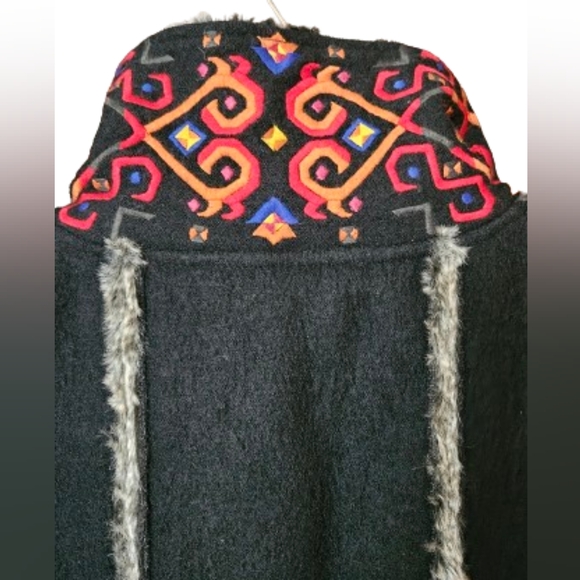 NWT Icelandic Wool Blend Reversible Embroidered Vest - Picture 3 of 5